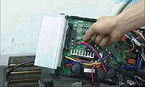 阿勒泰地美的空调电话是多少